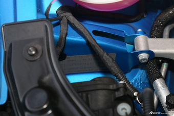 2017款奥迪Q3 2.0T自动35 TFSI时尚型 