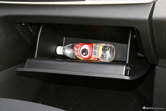 2017款宝骏560 1.5T 手动舒适型7座 