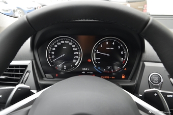 2018款宝马1系125i自动运动型