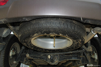 2016款揽福 2.4L手动汽油两驱精英版5座