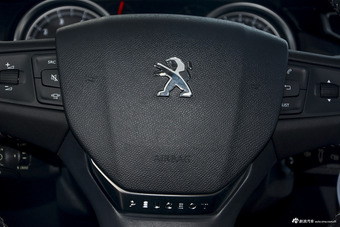 2016款东风标致408 1.6T自动豪华版