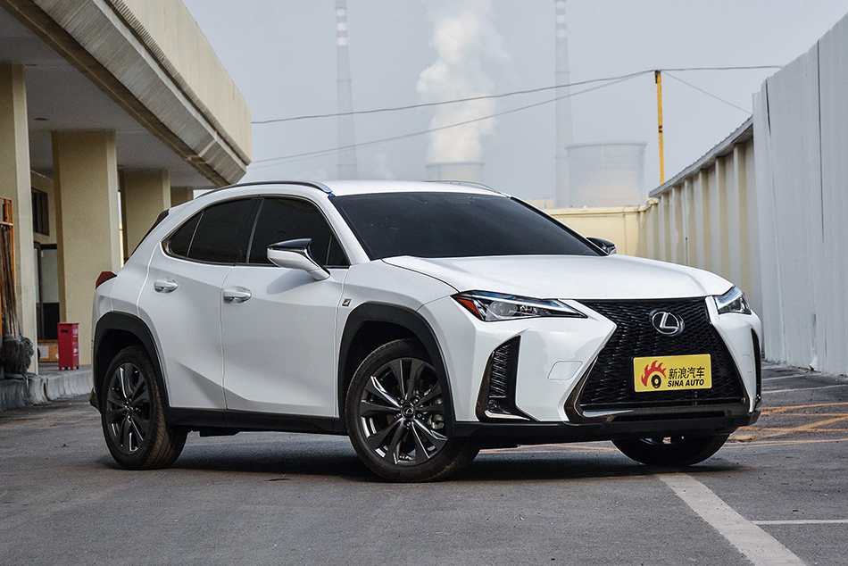 抢先实拍雷克萨斯全新UX 汽车中的“爱马仕”