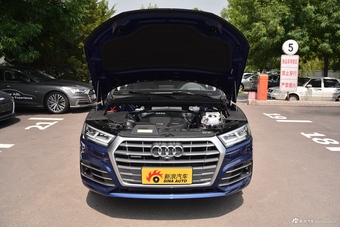 2018款奥迪Q5L 2.0T自动45 TFSI尊享风雅型