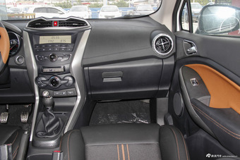 2016款比亚迪元1.5L手动舒适型