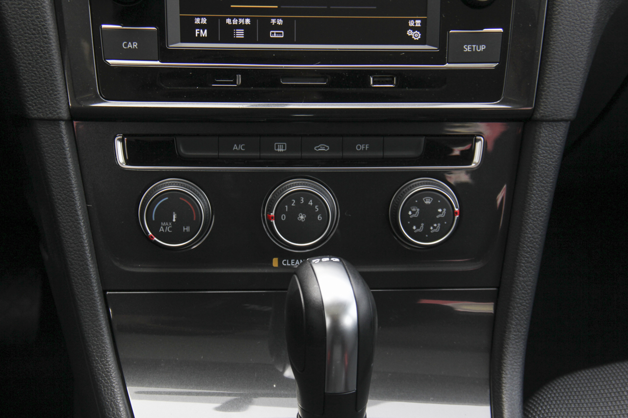 2018款高尔夫1.4T自动舒适型230TSI