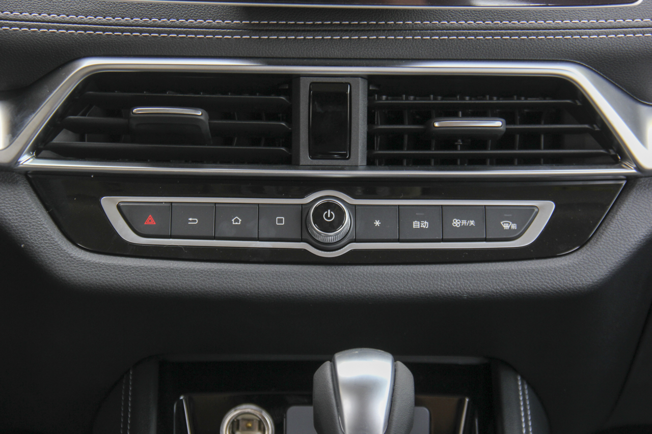 2019款比亚迪宋1.5TI自动智联越动型