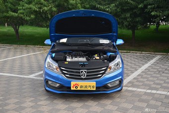 2016款宝骏310 1.2L手动豪华型 碧海蓝