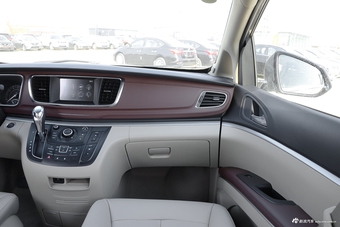 2017款GL8 2.5L自动豪华型