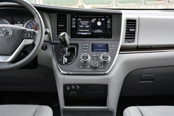 2017款塞纳3.5L自动XLE墨版