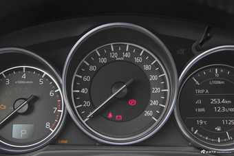 2017款马自达CX-5 2.5L自动四驱旗舰型