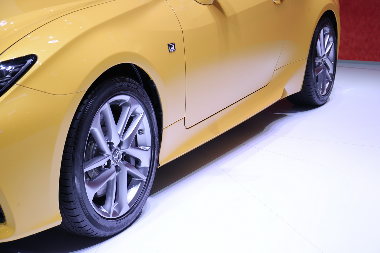 2018广州车展实拍：雷克萨斯RC