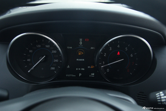 2016款捷豹F-PACE 2.0T自动R-SPORT运动版