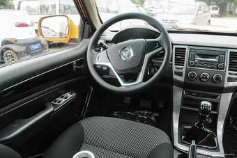 2015款 萨普 2.8T两驱舒适版5235长