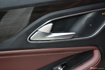 2017款宝骏560 1.5T DCT旗舰型