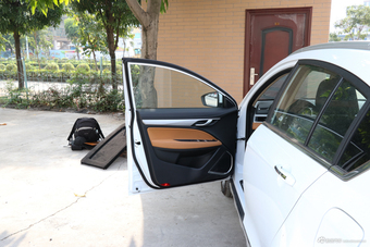 2018款吉利远景S1 1.4T自动锋驰型