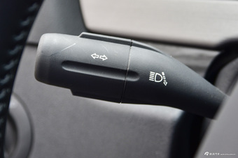 2016款荣威e550 1.5L自动旗舰版