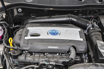 2016款迈腾1.8T自动TSI智享舒适型