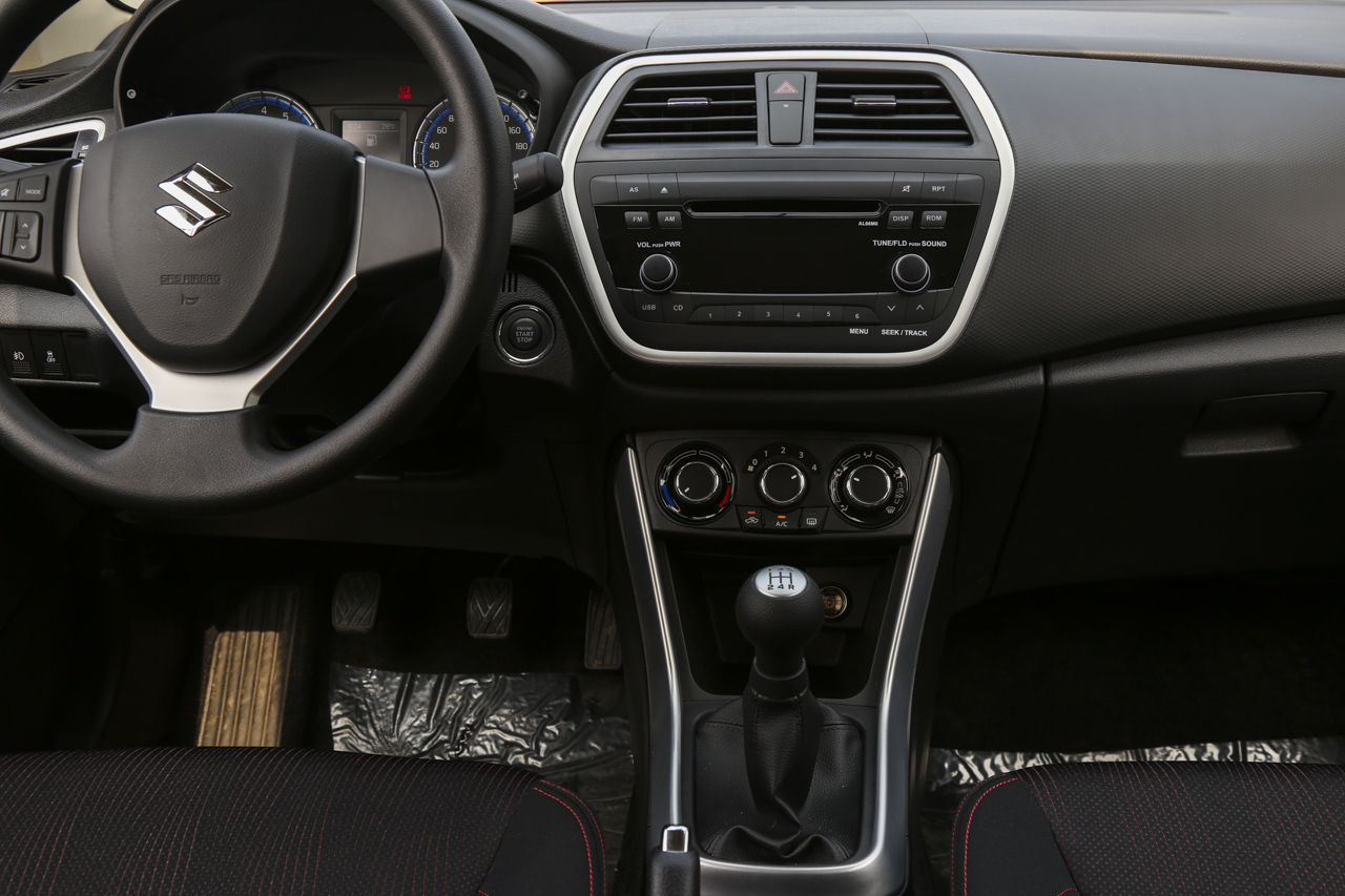 2015款锋驭1.6L手动进取型 珠光白