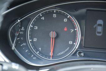 2016款众泰Z700 1.8T手动典雅型