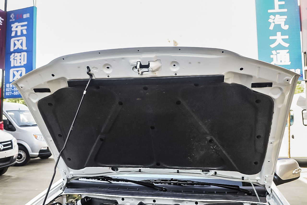 2014款瑞铃2.5T手动标准型标双排4B2-95C43