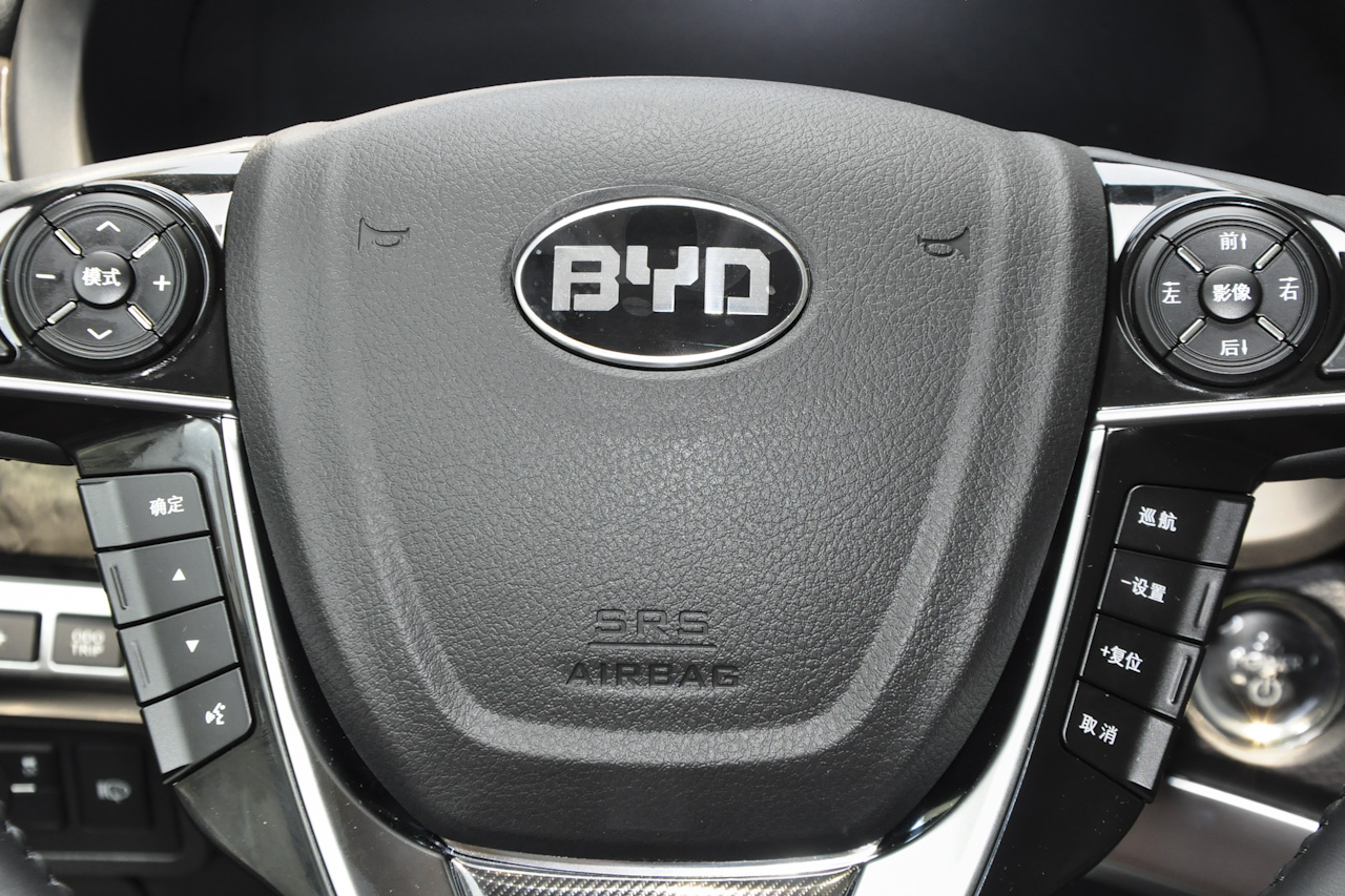 2015款比亚迪唐2.0T自动四驱旗舰型