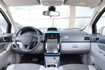2016款北汽新能源EV160 电动轻秀版图片