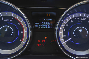 2015款雄师F22 1.9T手动四驱柴油豪华型