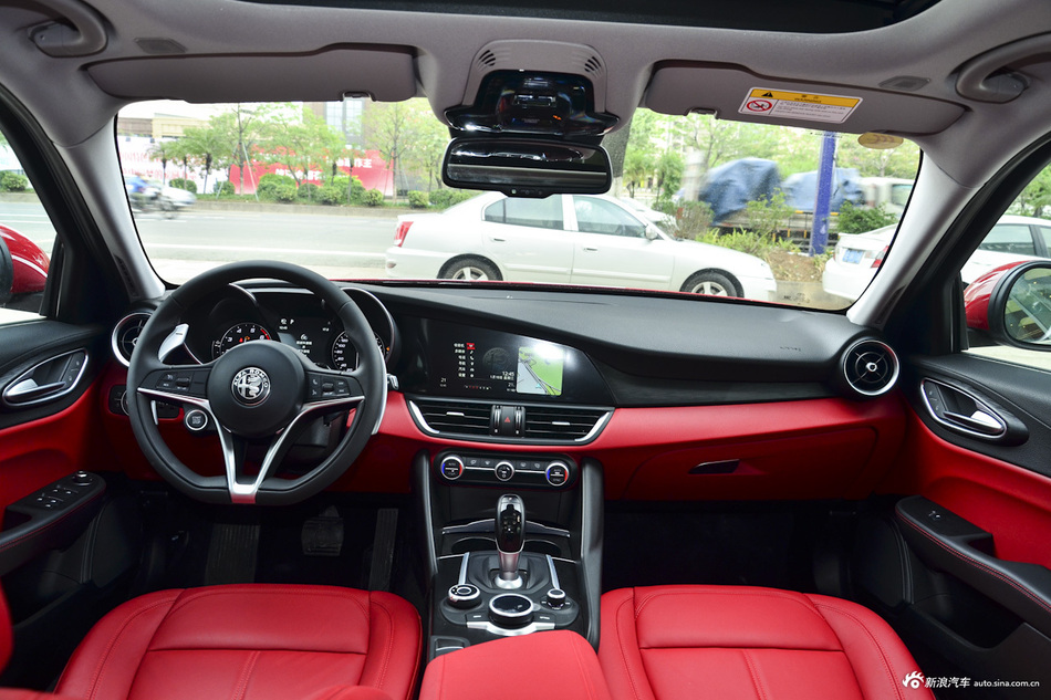 2017款Giulia 2.0T自动280HP豪华版