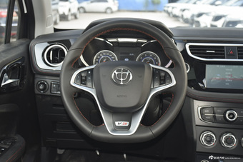 2016款中华V3 1.5L自动智能型