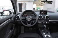 2018款奥迪A3 30周年型2.0T自动Sportback 40 TFSI风尚型