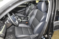 2016款众泰SR7 1.5T手动魔方之路版