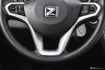 2016款众泰SR7 1.5T手动魔方之心版