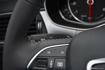 2018款奥迪A6L 3.0T自动30周年年型 50 TFSI quattro 尊享型