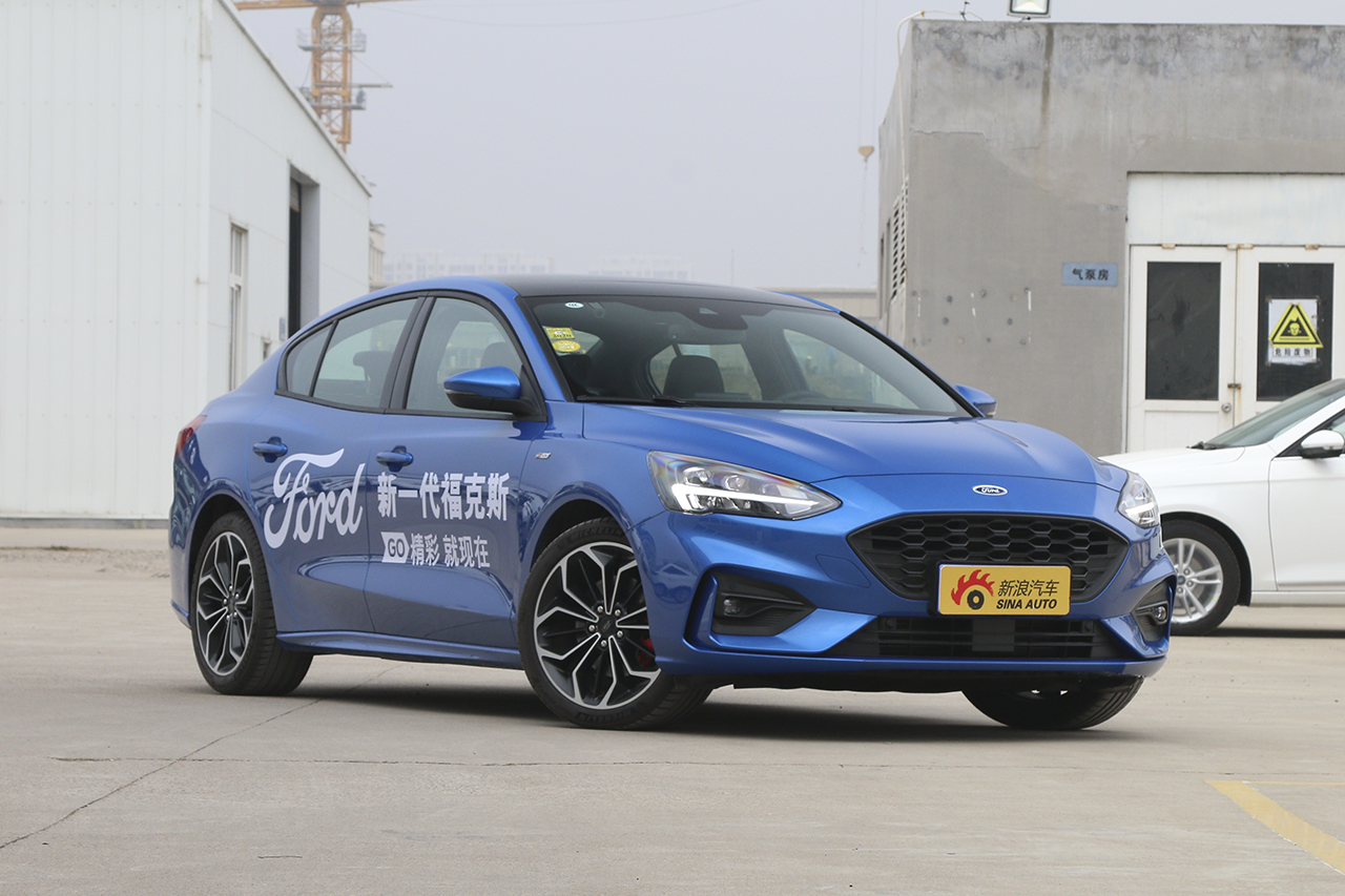 2019款福克斯三厢1.5T自动ST Line EcoBoost 180