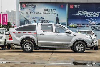 2016款 拓陆者 2.8T E3 柴油两驱舒适版BJ493ZLQ4