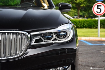 2018款宝马7系740Li 3.0T自动尊享型卓越套装xDrive