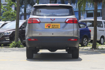 2018款五菱宏光S3 1.5L手动舒适型