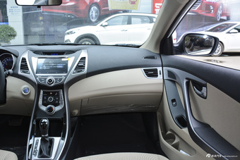 2016款朗动 1.6L自动尊贵型