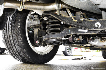 2015款海马福美来1.6L手动品尚型