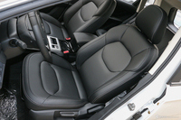  2019款奔腾X40 1.6L自动豪华型