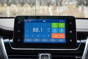 2017款宝骏730 1.5T手动尊享型7座