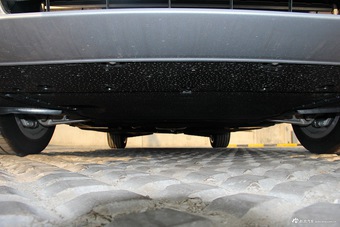 2017款奥迪A4L 2.0T自动40TFSI时尚型 花剑银