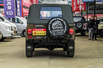 2016款BJ 212 2.0L手动三角门四驱豪华型 国V