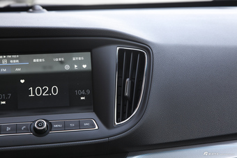 2018款荣威360 PLUS 1.5L自动尊享版