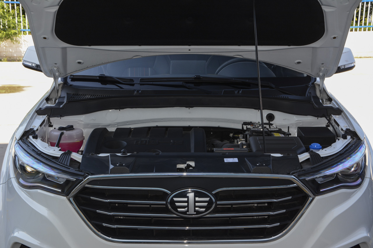 2017款奔腾X40 1.6L自动豪华型图片