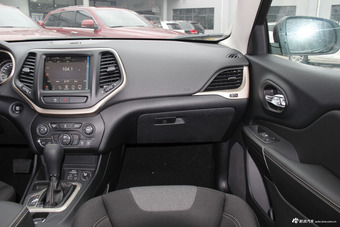 2016款自由光2.0L自动智能版