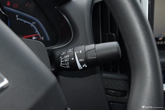 2016款锐3 1.6L CVT尊享型天窗版