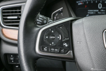 2017款CR-V 1.5T 240TURBO自动四驱豪华版