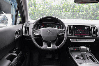 2017款雪铁龙C6 1.8T自动尊贵型