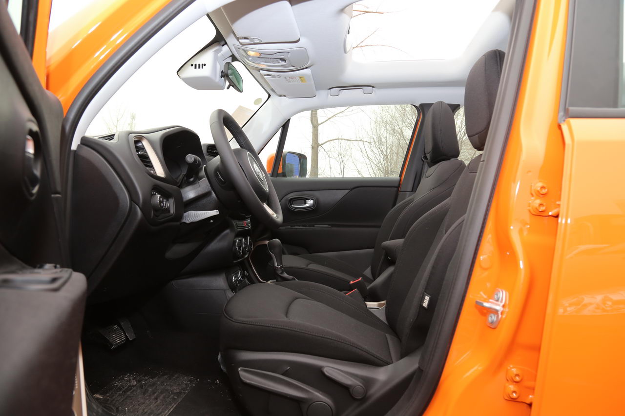 2017款自由侠2.0L自动四驱越能敞篷版